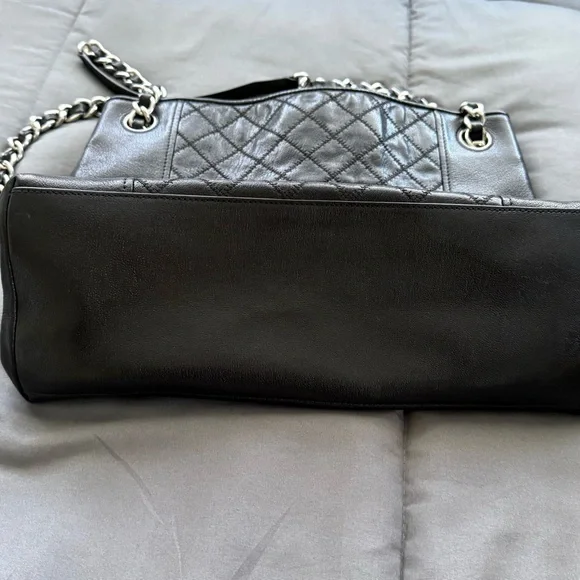 Tory Burch Quilted Design Leather Tote - Picture 7 of 7